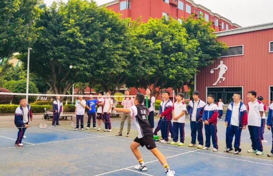 川科外国语学校 川科外国语学校