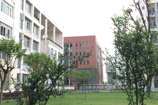 四川省冶金地质技工学校招生简章