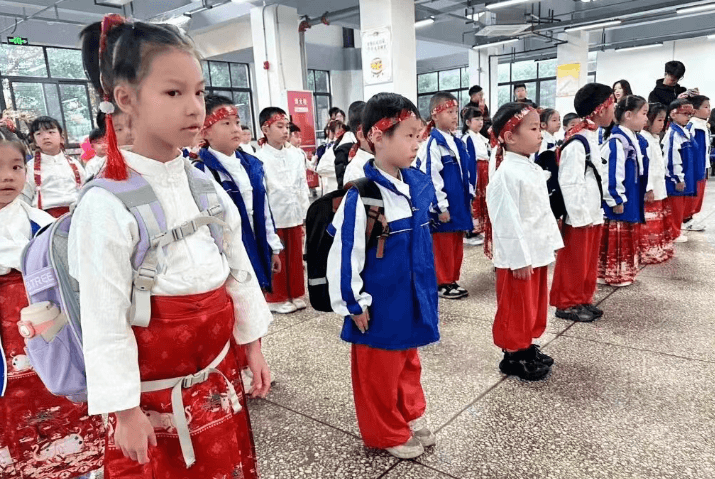 成都佳兴外国语学校 成都佳兴外国语学校